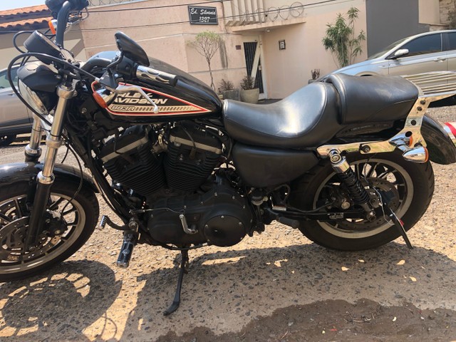 MOTO HARLEY DAVIDSON 883