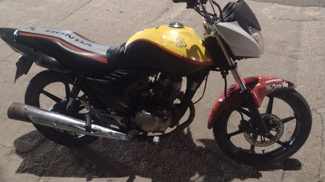 VENDO MOTO TITAN 150 BAIRRO OU ENTERIO