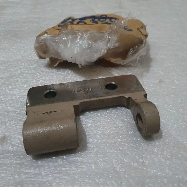 Escavadeira trator John deere suporte alternador original - Foto 2