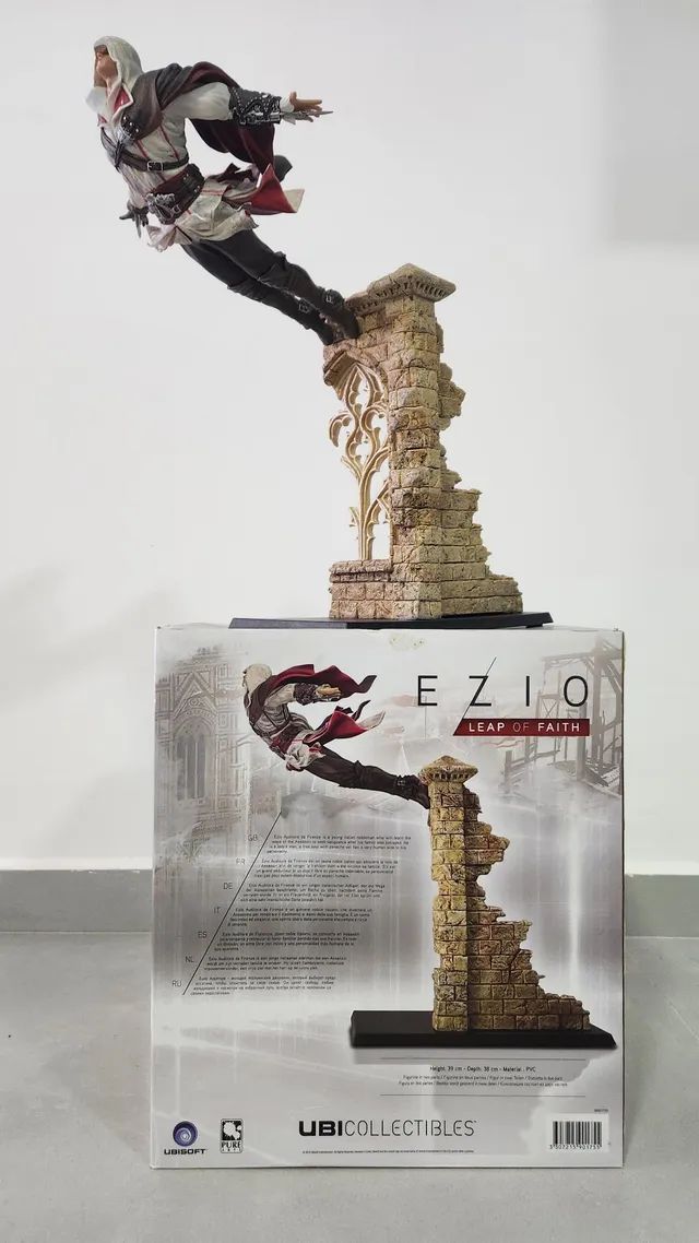 Figures Assassin´s Creed 2 II 39 Cm Ezio Leap of Faith Statue for
