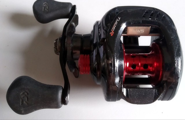 Carretilha Daiwa Tatula Type-r 100xsl 8.1:1 Drag 6 kg manivela