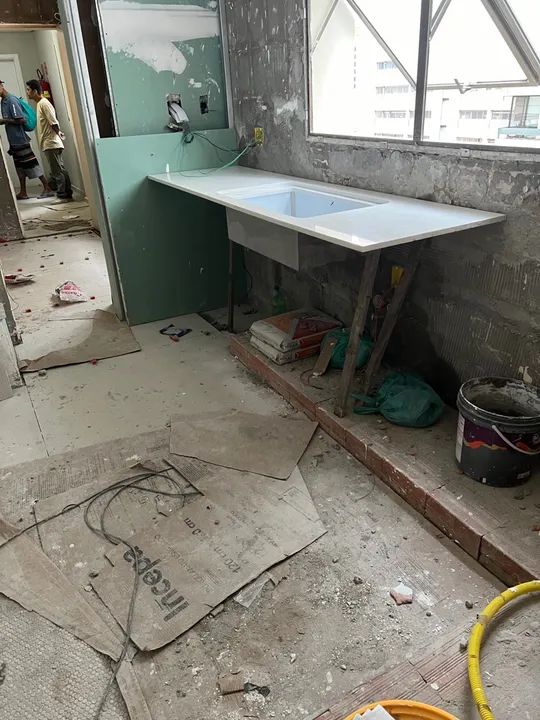 2 bancadas quartzo branca (sem cuba) e uma pedaço grande de quartzo branco - Foto 4