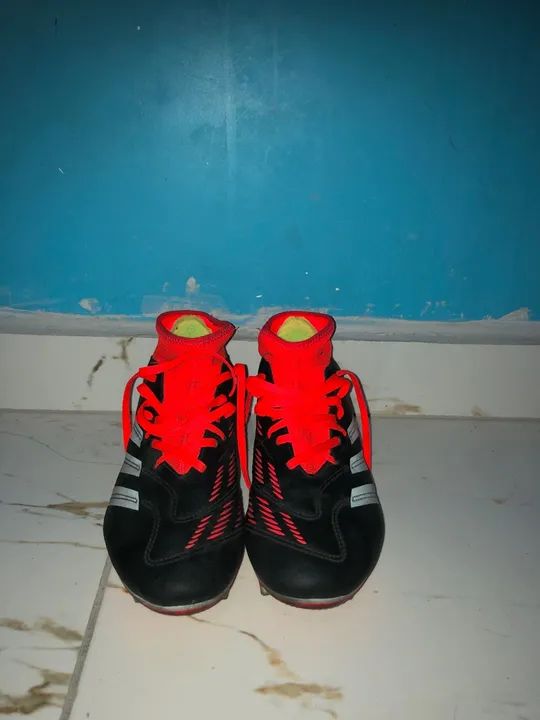 Chuteira Campo Adidas Predator 24 Academy Low Unissex - Preto+Branco - Foto 2