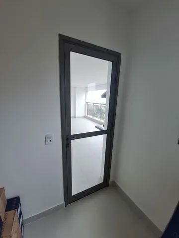 Vendo porta de alumínio e vidro - Foto 3