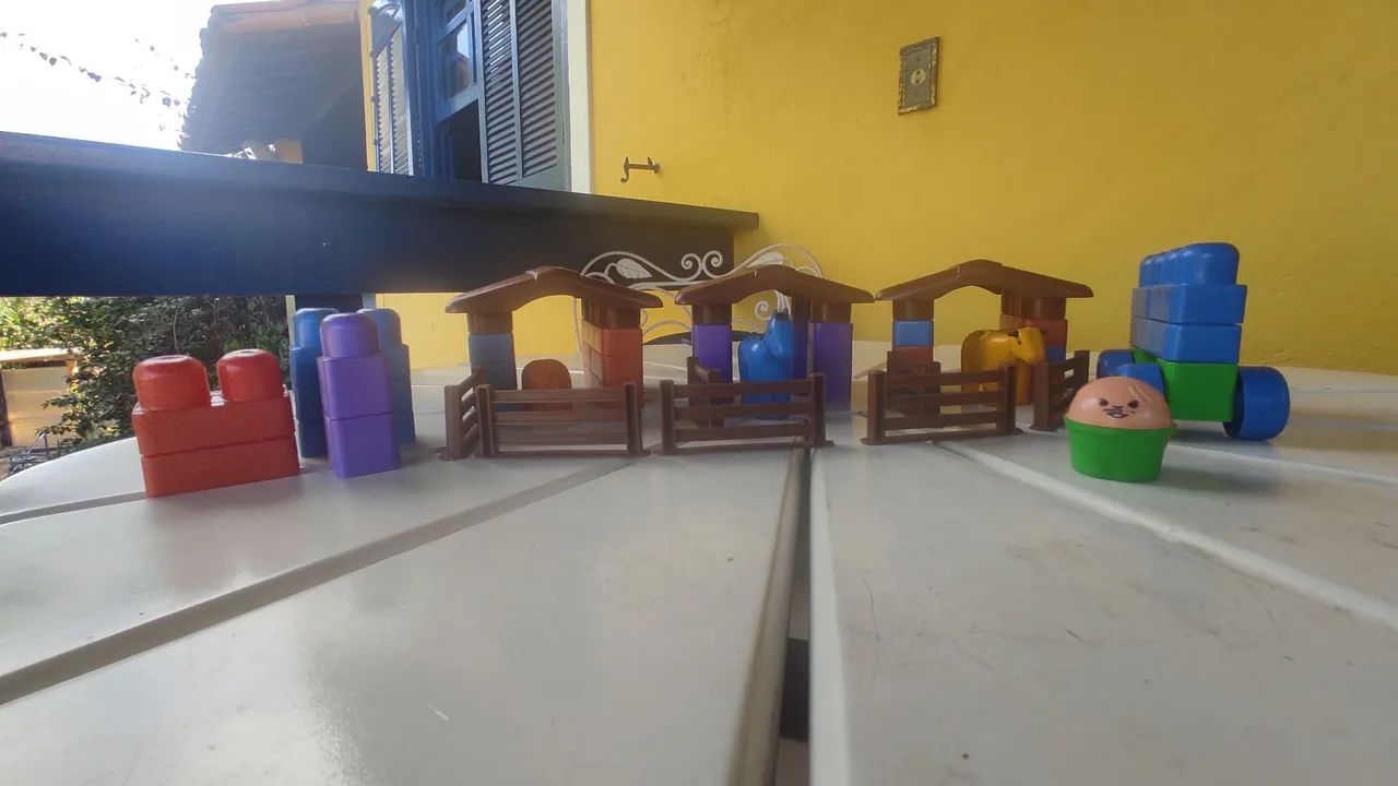 Brinquedos de montar para crianças