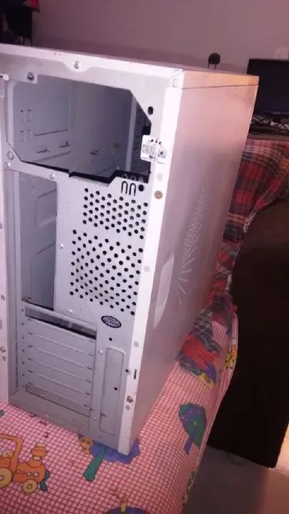 Gabinete ATX Capricorn II  - Foto 4