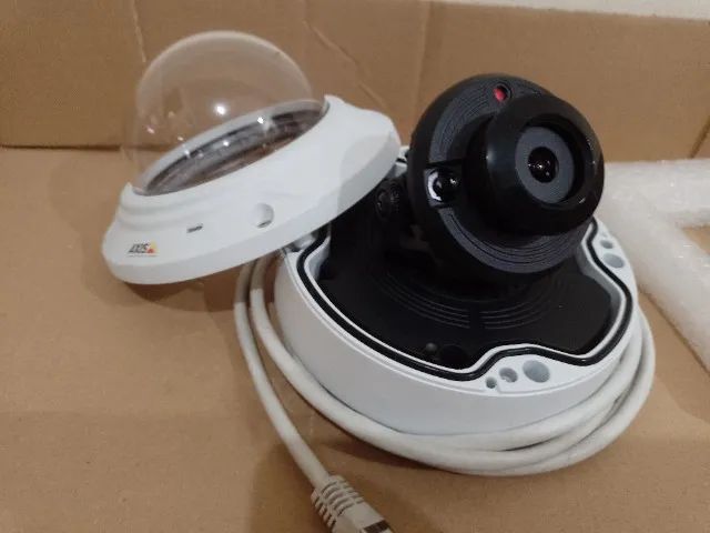 Câmera  IP AXIS M3024-LVE com ID para área externa. - Foto 3