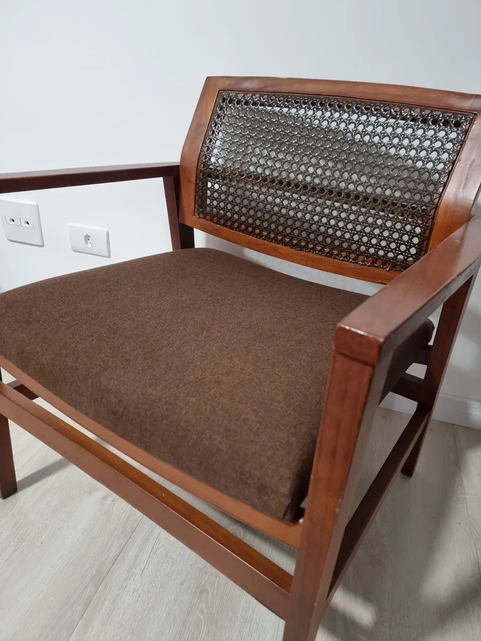 Poltrona Bossa Nova - Madeira Maciça. 480 nas 2 unidades. - Sofás e  Poltronas - Jardim Santa Bárbara, Embu das Artes 1396983449 | OLX