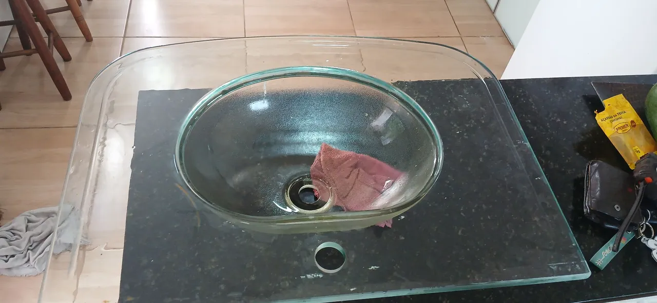 Pia de vidro para banheiro