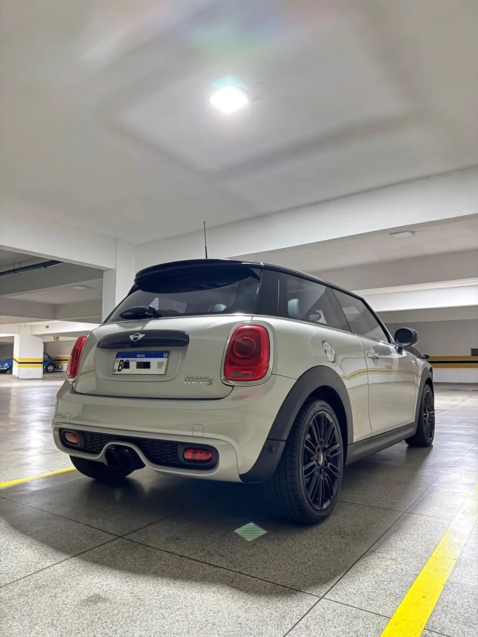 Cooper S 2.0T - HUD + teto solar + som harman + baixa km