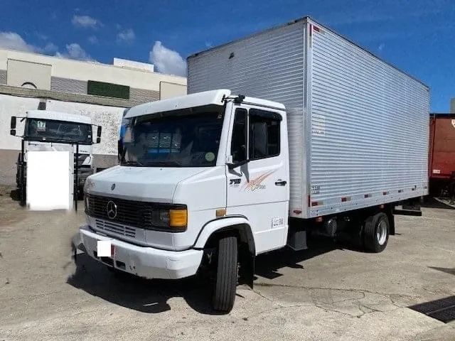 Mercedes-Benz 710 2011 Bau - Foto 3