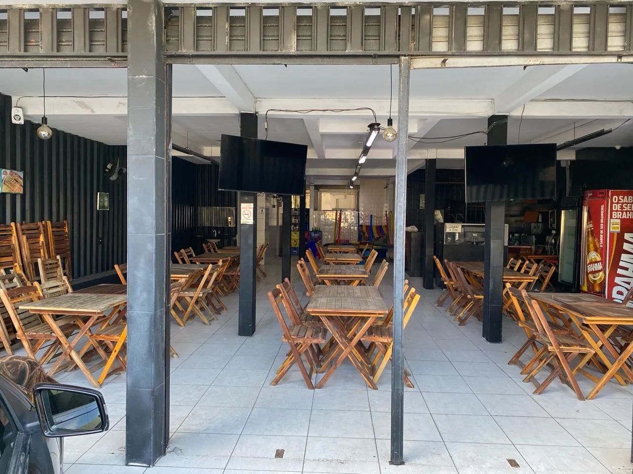 Conjunto de mesas e cadeiras de madeira, freezer, materiais completo para restaurante - Foto 4