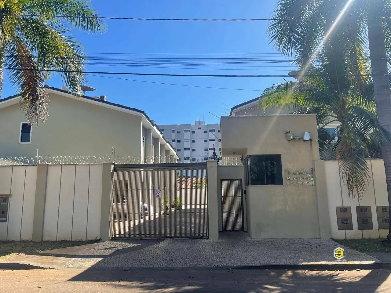 SOBRADO RICO EM ARMARIOS NA 110 NORTE