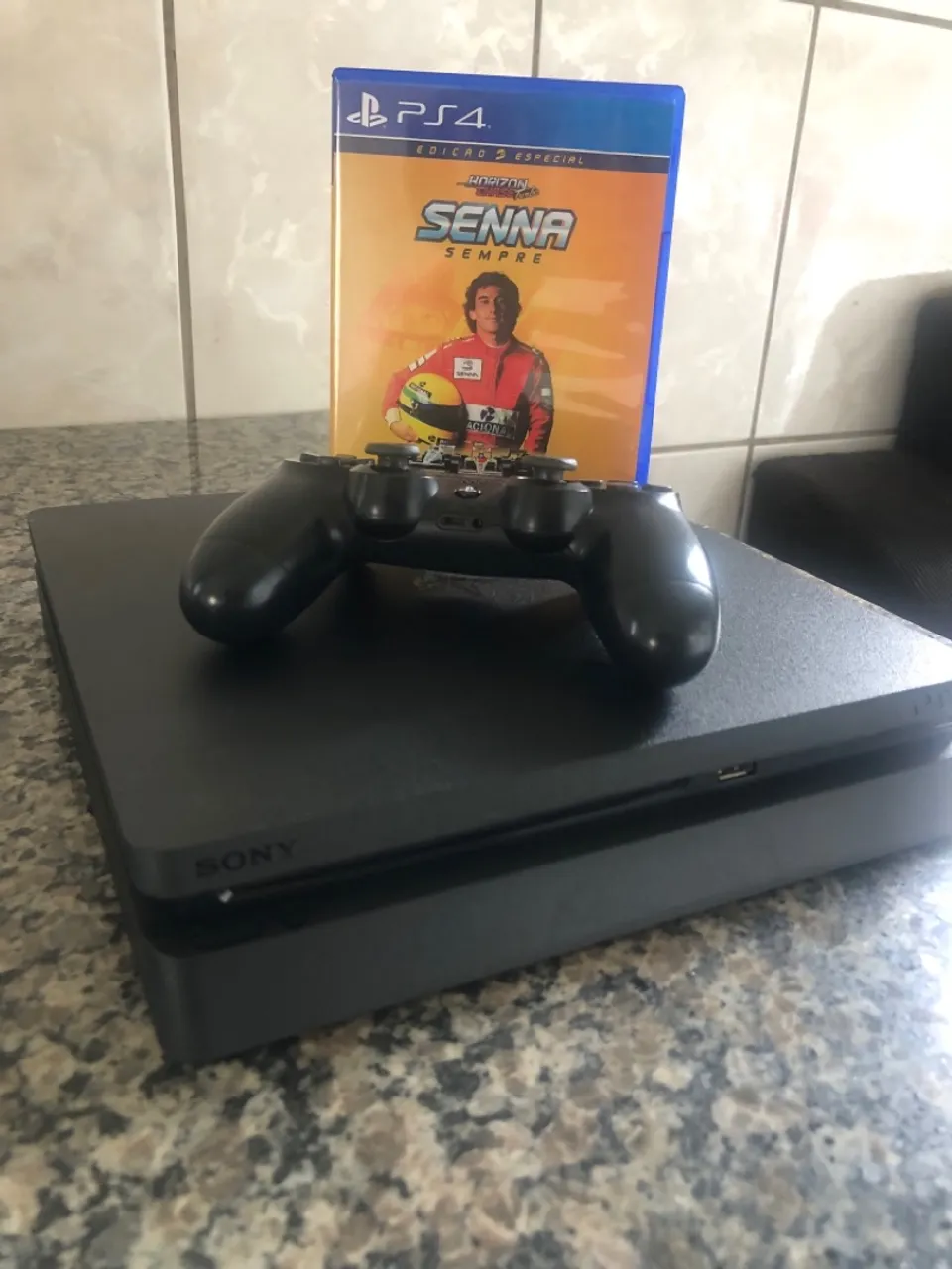 PS4 slim 1TB de memória