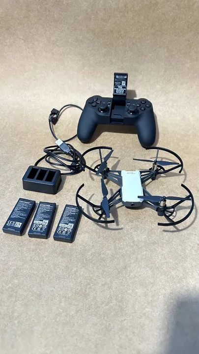 Drone Dji Tello Boost Combo + RC GameSir T1D + maleta.