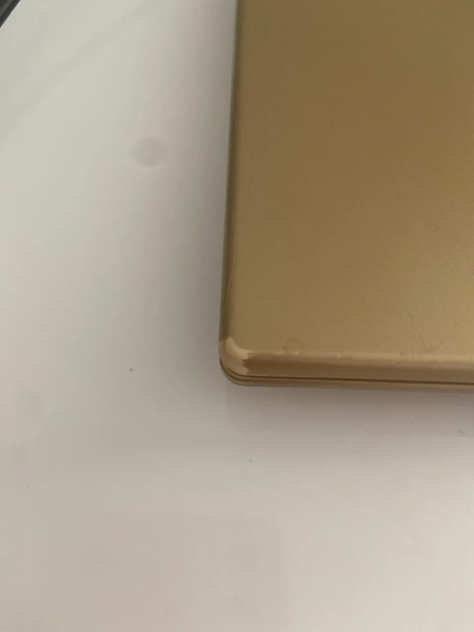 Notebook Dourado - Design Elegante