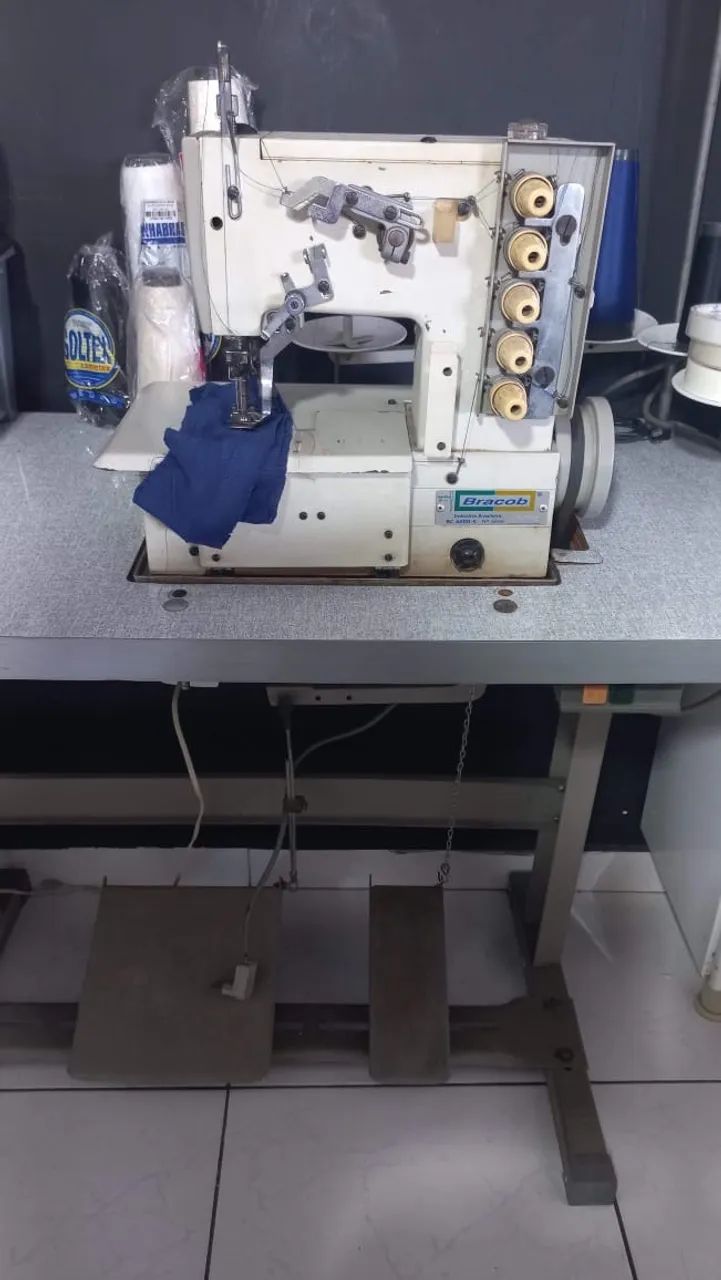 Máquina de Costura Galoneira/Colarete Bracob