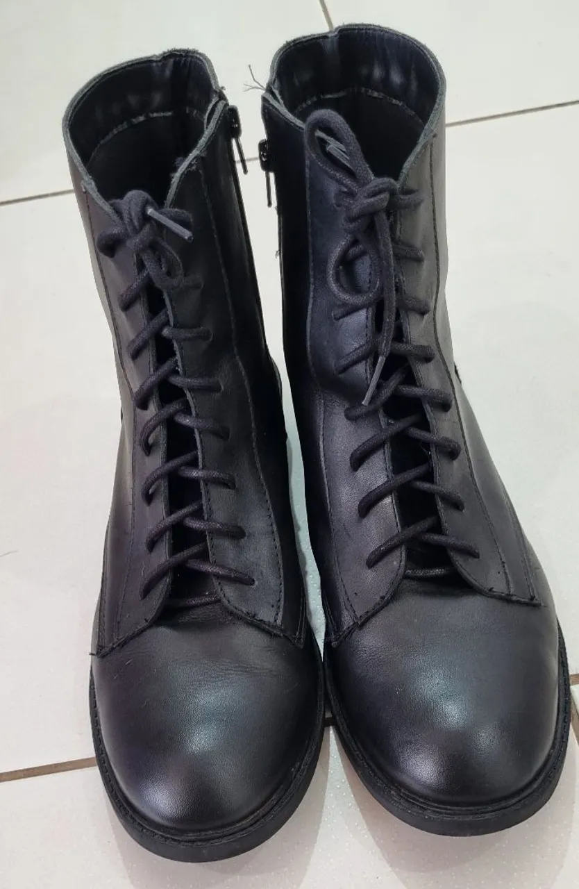 Coturno Bota preta