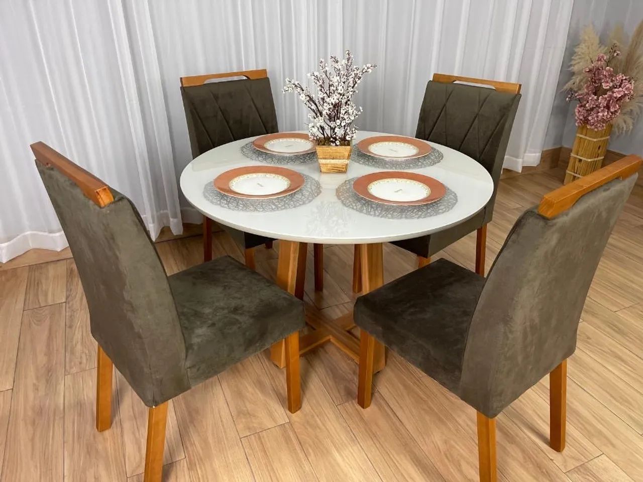 Mesa de Jantar Bali Circular 1.10×1.10 c/4 Veludo- Produto Novo - Foto 2