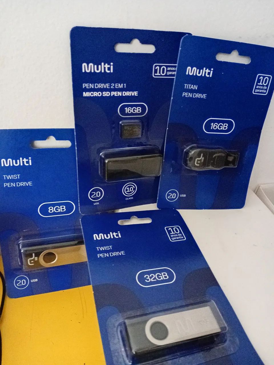 Pendrive Leitor de Cartão + MicroSD 16GB USB