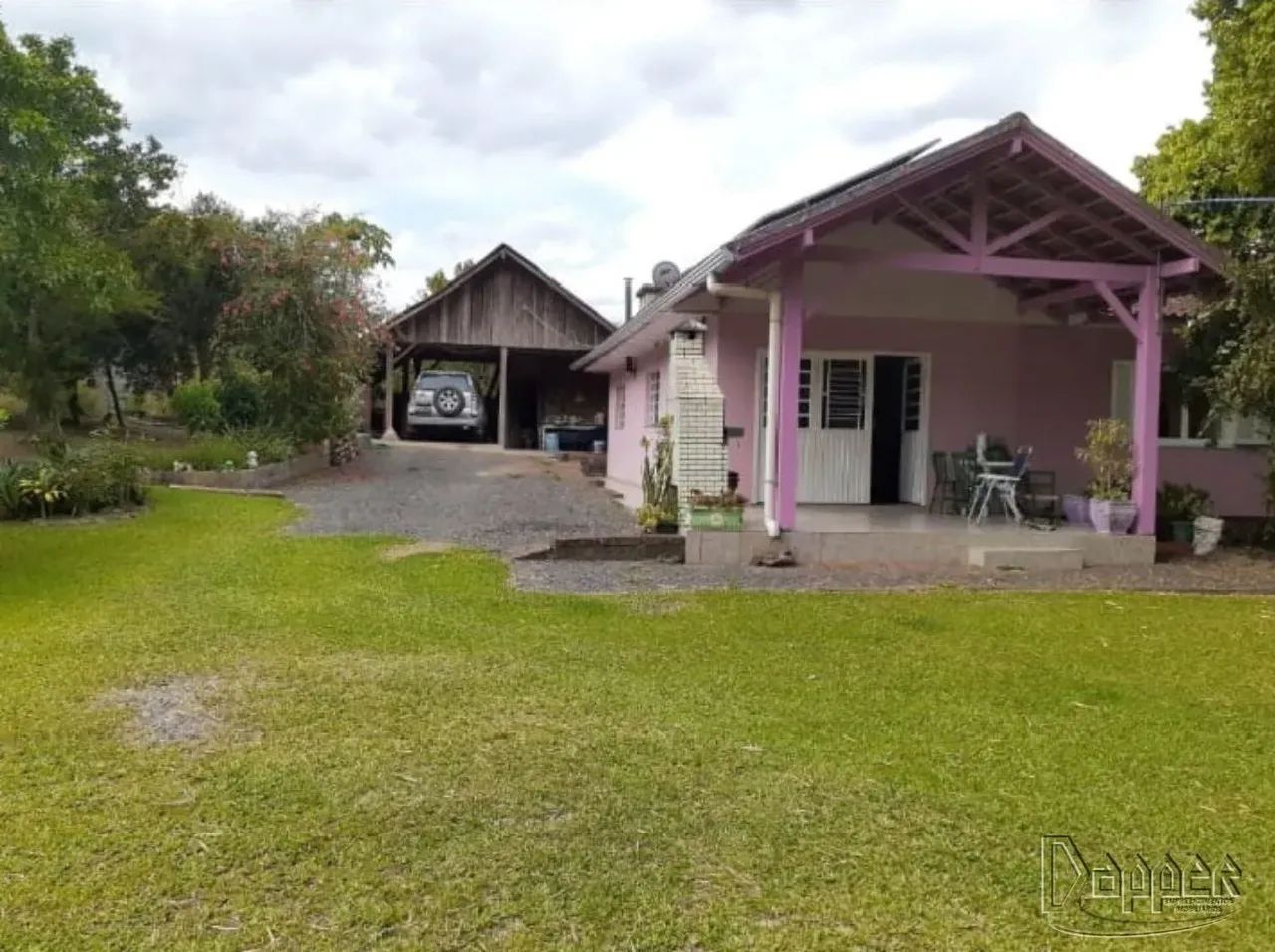 Fazenda à Venda no Centro com 4 dormitórios/quartos e área total disponível.