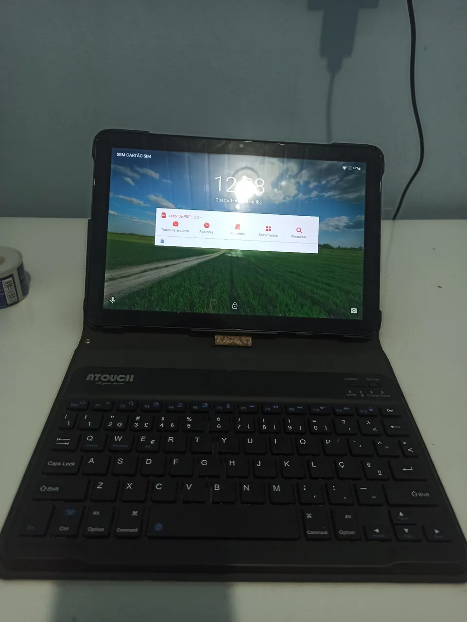 Tablet ATouch SE Pro com teclado e case