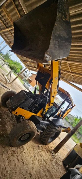 Retroescavadeira JCB 3C PLUS