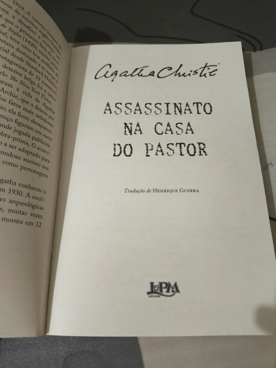 Livro Assassiniato na Casa do Pastor - Agatha Christie - Foto 3