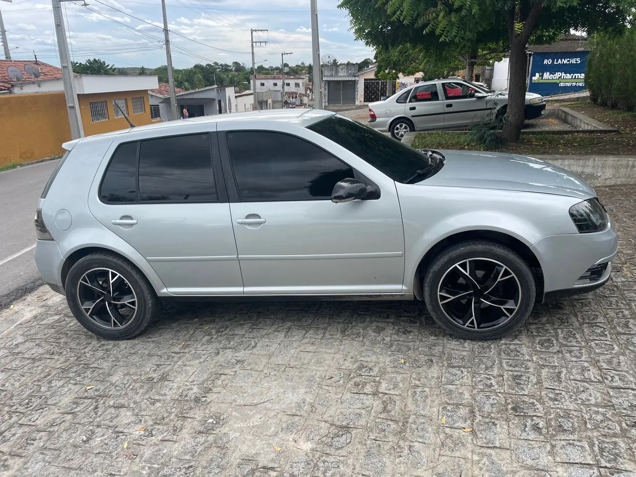 Golf 2012 extra rodas 17 quando pneus novos tudo funcionando perfeitamente R$50 mil - Foto 4