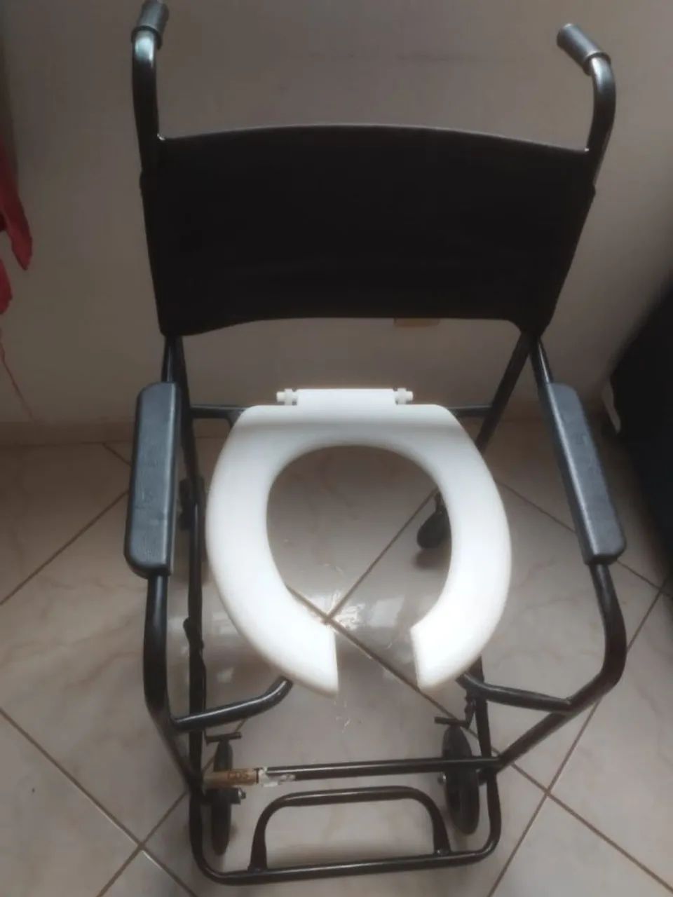 Vendo cadeira de banho  - Foto 2
