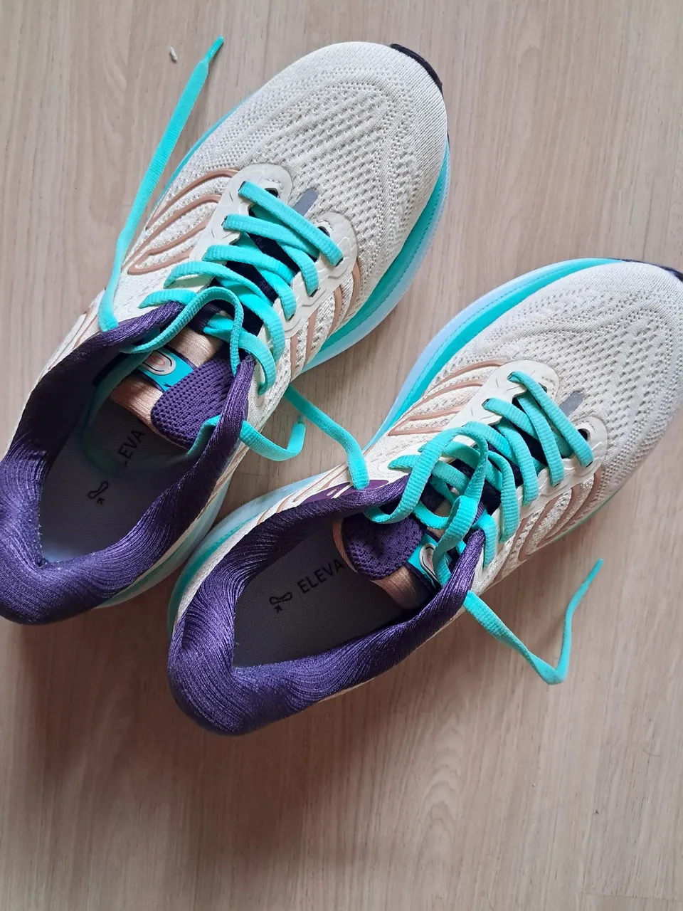 Tênis Esportivo Elegante e Confortável - Novo!