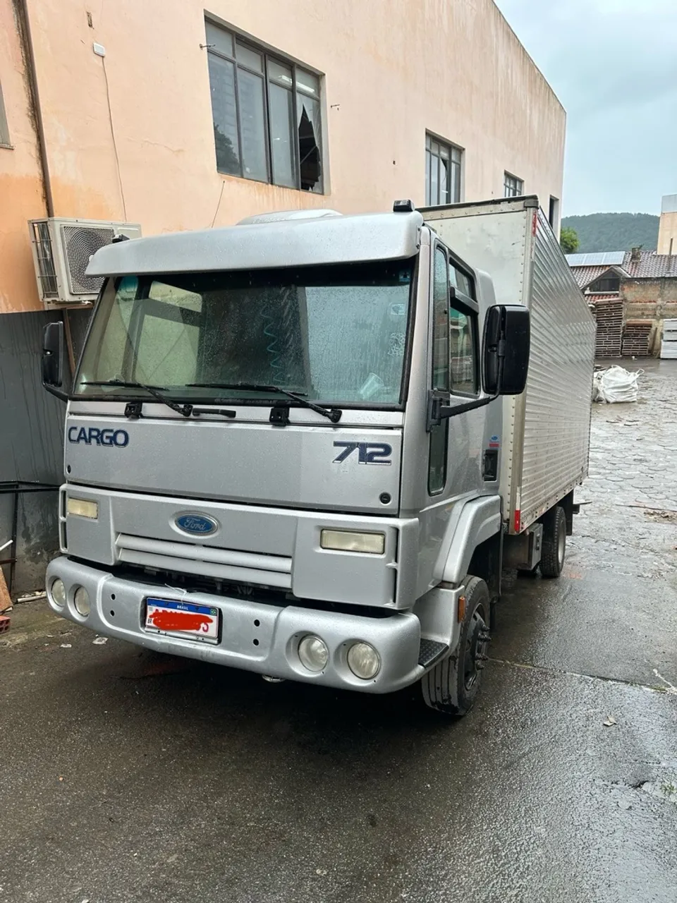 Cargo 712 baú