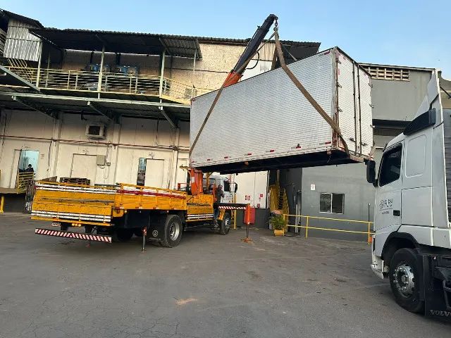 Medidas Bau alumínio : 5,20 x 2,50 x 2,80 altura - Foto 6