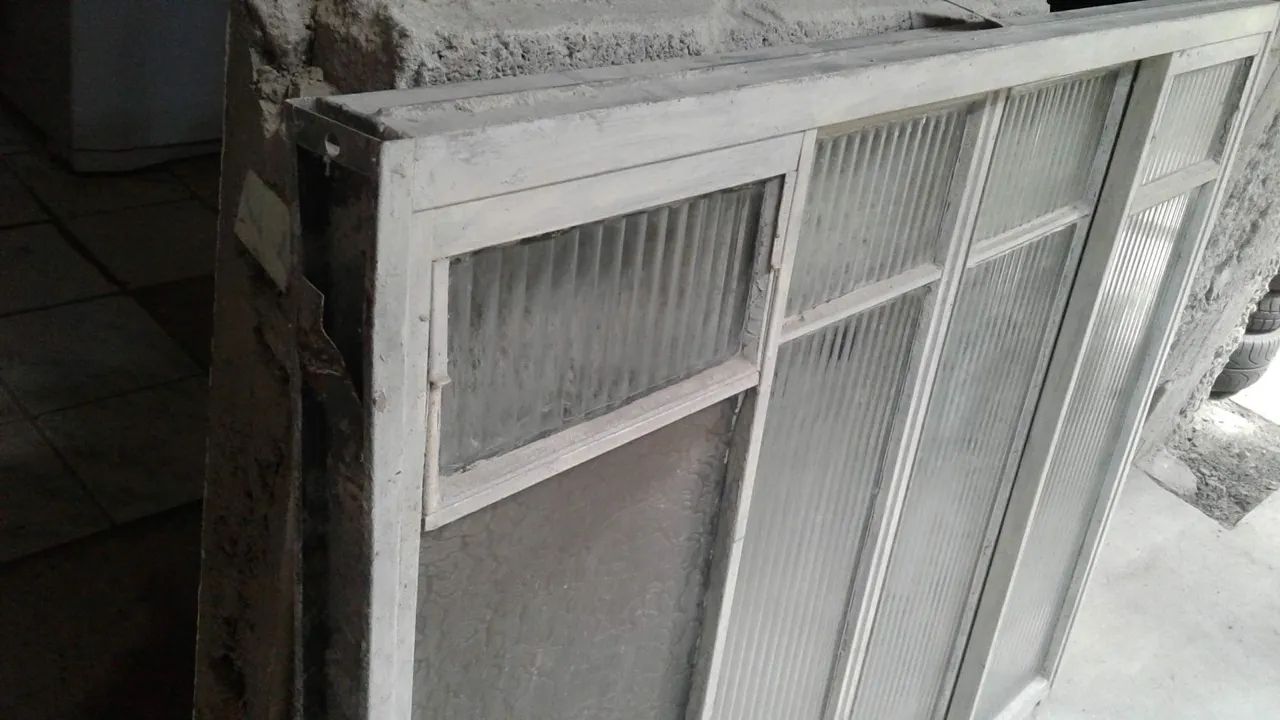 Janela de ferro.64673147350787122