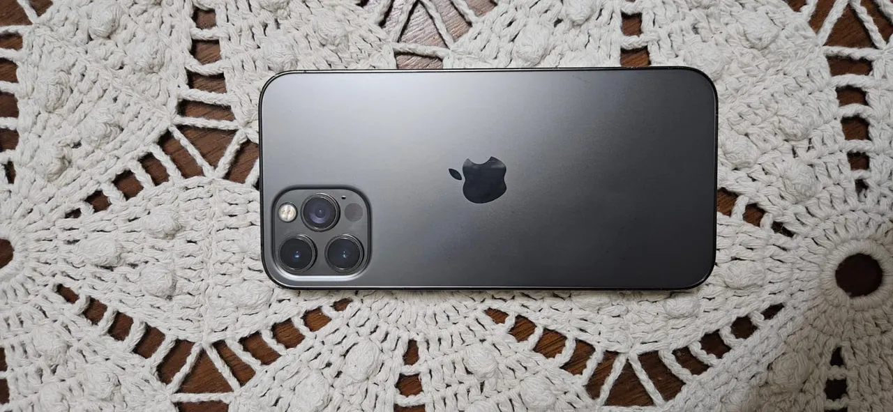 IPHONE 12 Pro 256gb- 80%de bateria Pra vende ligeiro