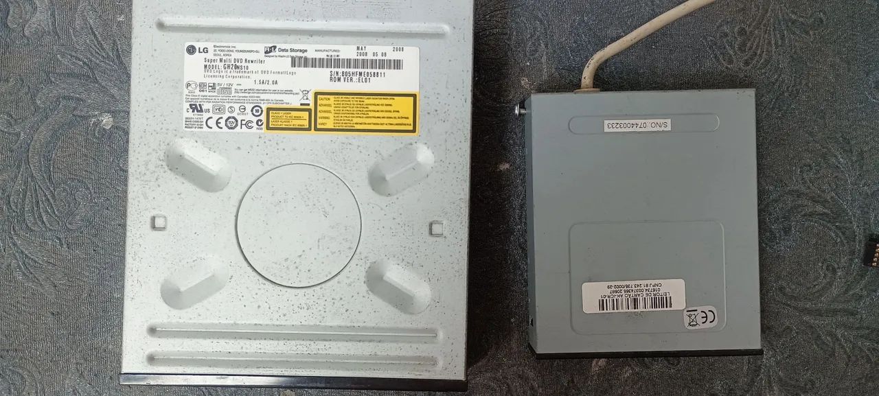 Leitor de CD, DVD e cartão de memoria LG64407623063681121