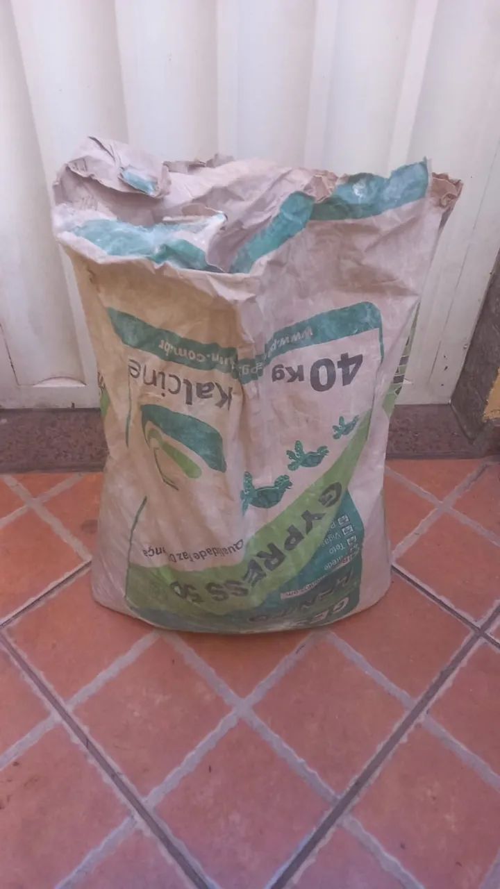 Meio saco de gesso 64595868965635120