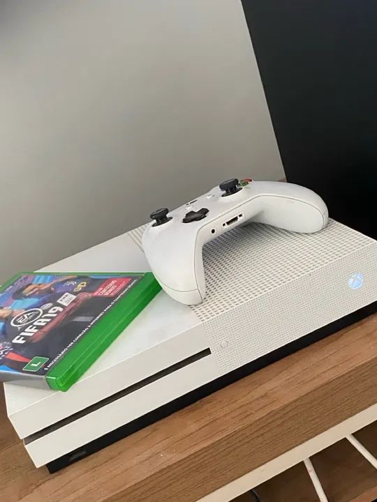 Xbox One S 1TB + jogo fifa - Foto 2