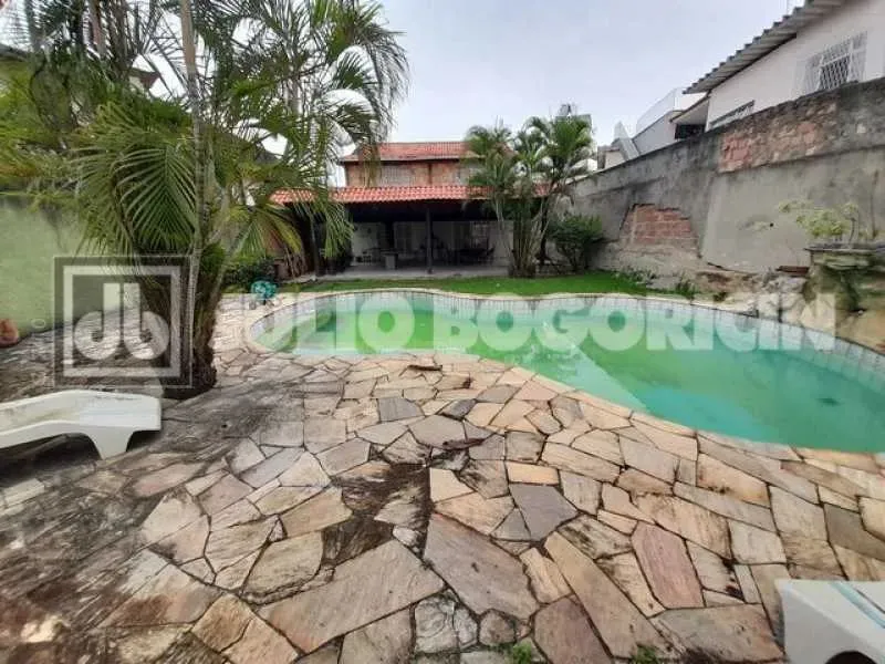 Ilha do Governador - Jardim Guanabara - VENDA - Casa Duplex - 3 quartos (Suíte) - Varandas