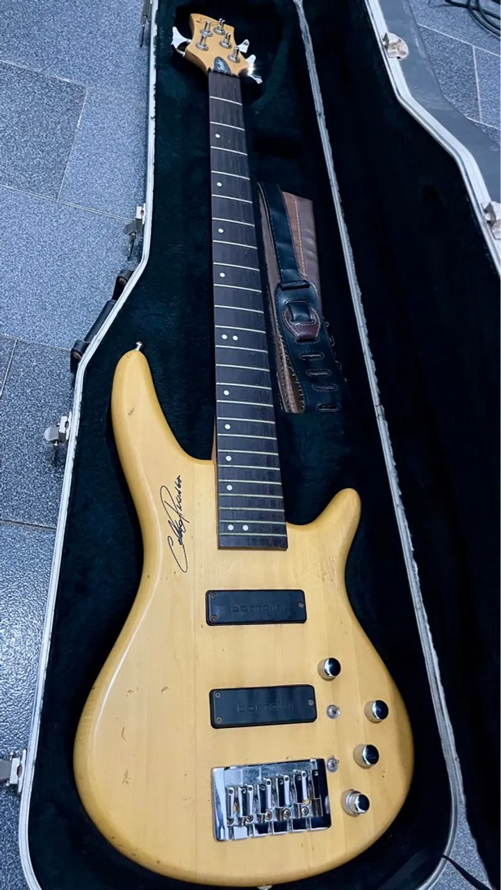 Baixo Condor Signature Celso Pixinga