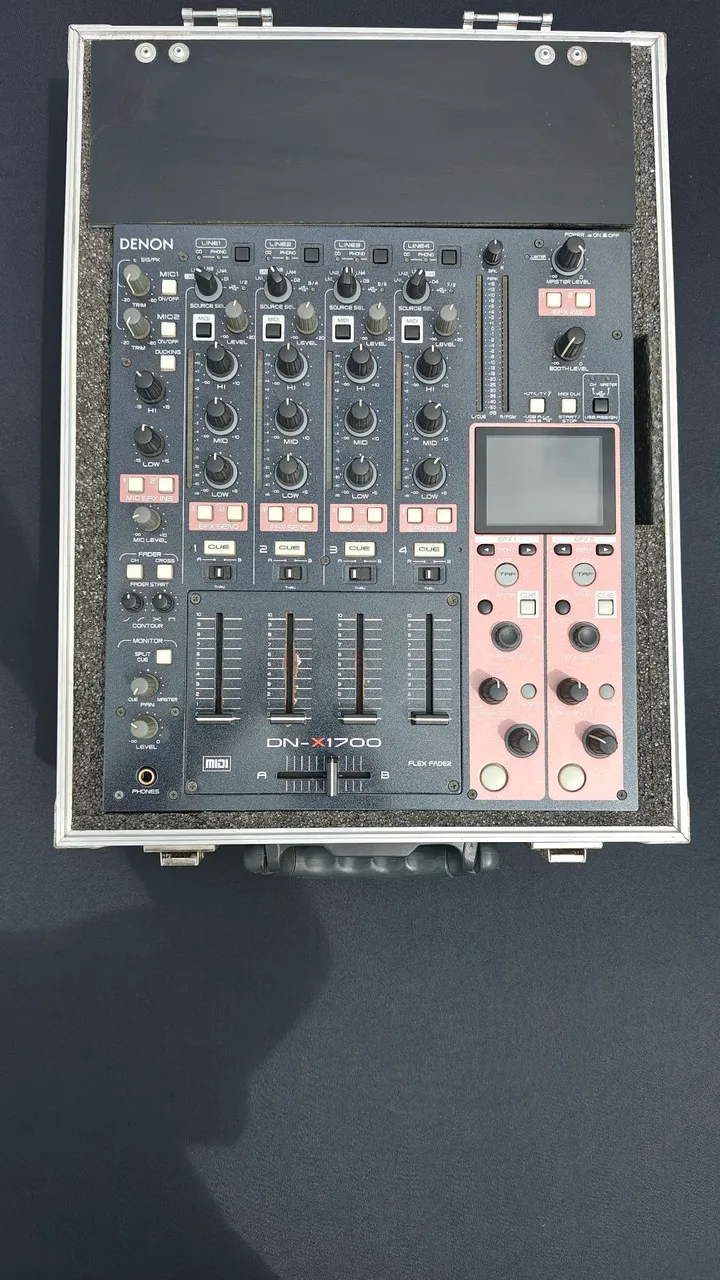 Mesa de Som Denon DN-X1700 para DJ