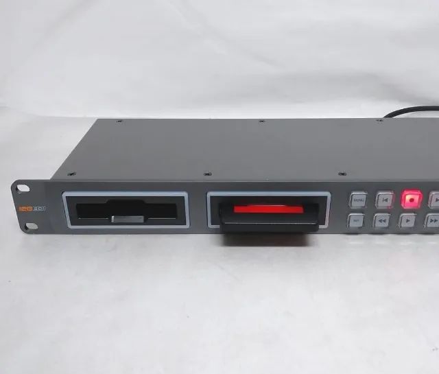 Placa Captura e Reprodução Blackmagic Design HyperDeck Studio 12G - Foto 3