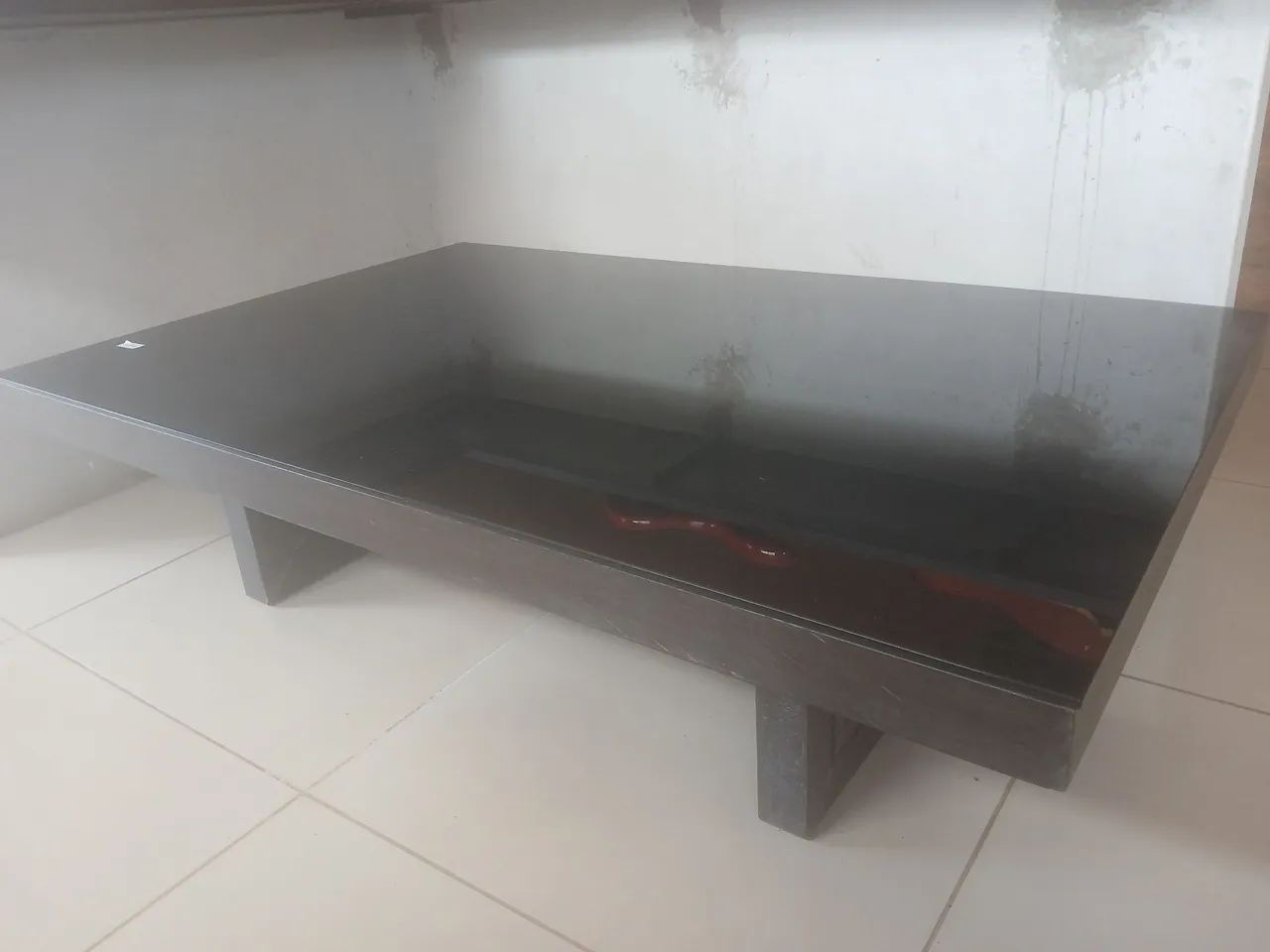 Mesa de centro preta com design moderno - Foto 3