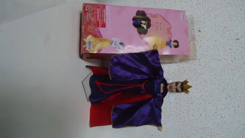 Boneca   Rainha Bruxa Má  Branca de Neve - Foto 4
