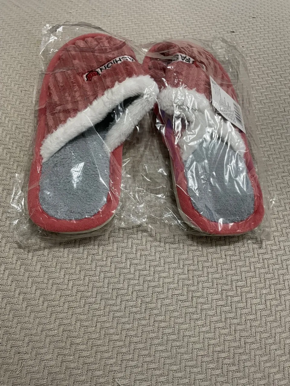 Pantufa nova TAM 36