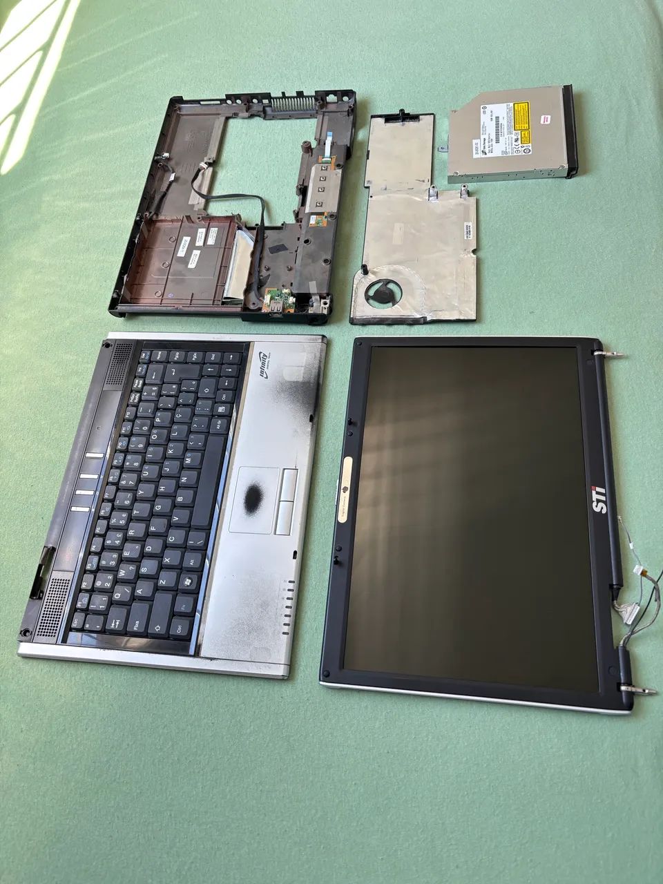Notebook Semp Toshiba IS1462 STI Infinity Para retirada de peças - Foto 2