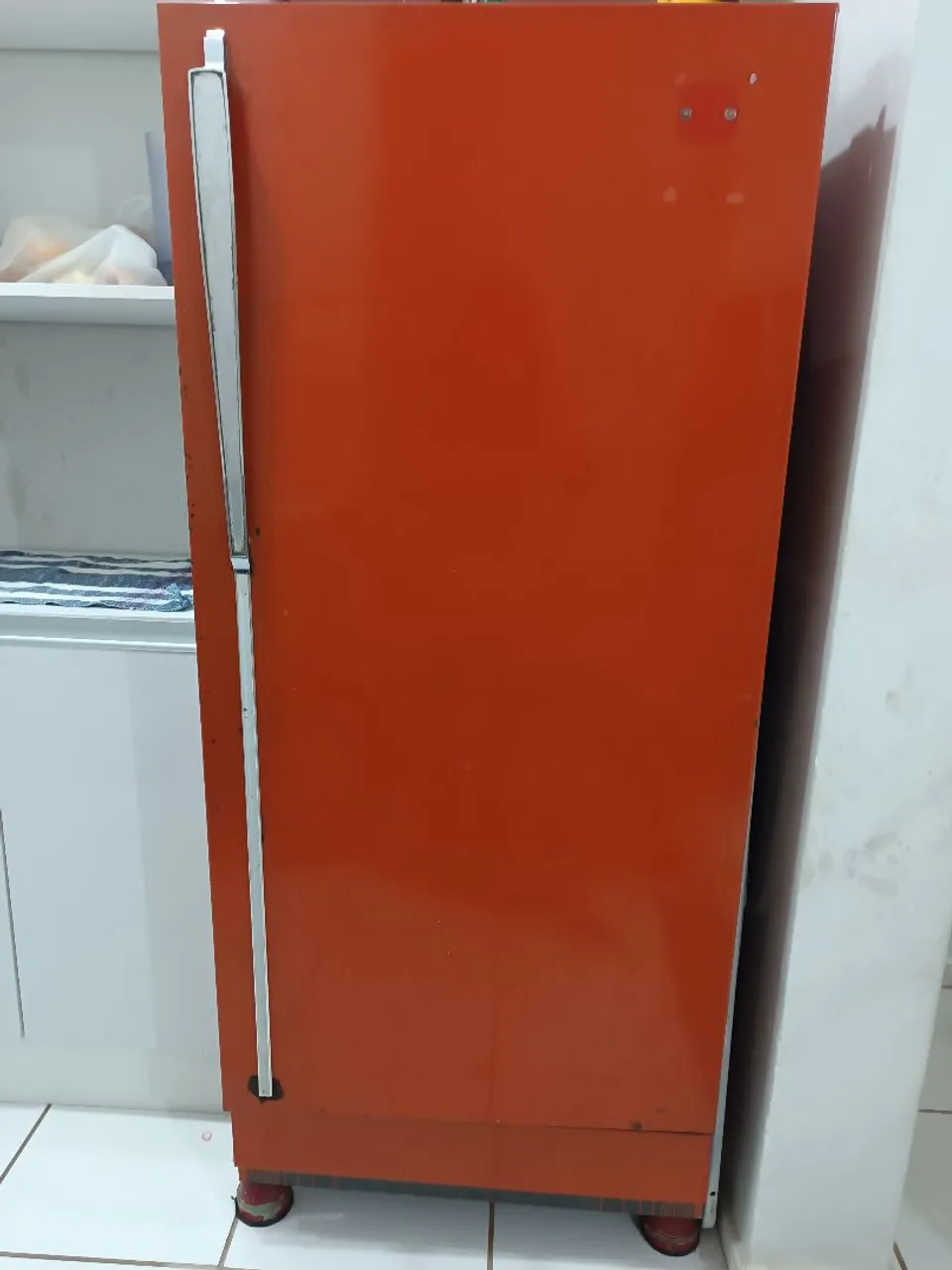 Geladeira Laranja Retrô