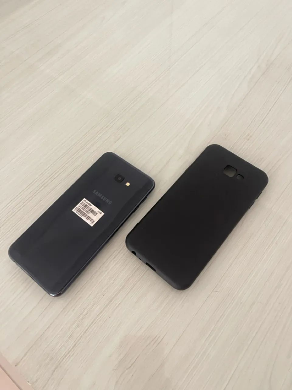 Samsung J4+ - Foto 2