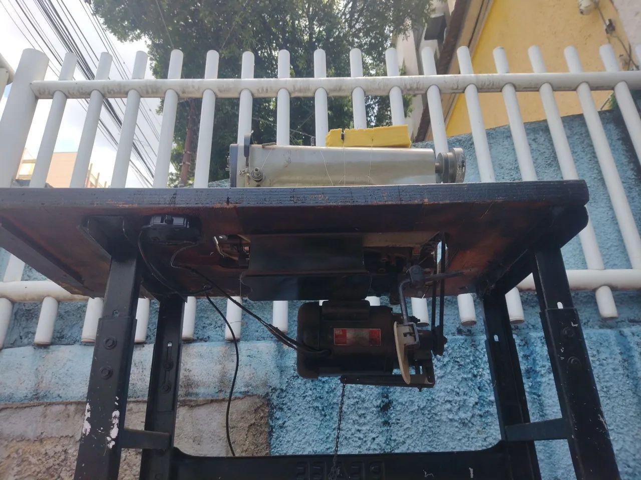 Máquina de costura industrial marca pfaff - Foto 3