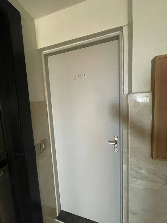 Plotagem em portas de. Vidros e. Madeira  - Foto 5